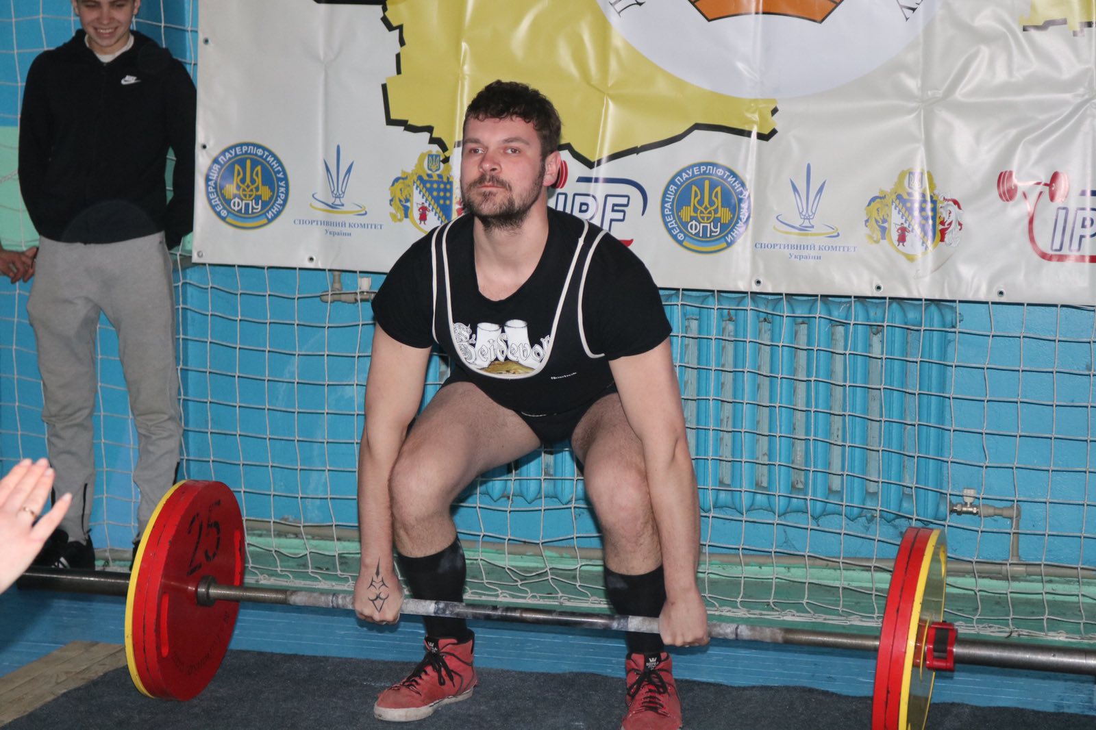 В Каменском прошел открытый чемпионат города по классическому пауэрлифтингу