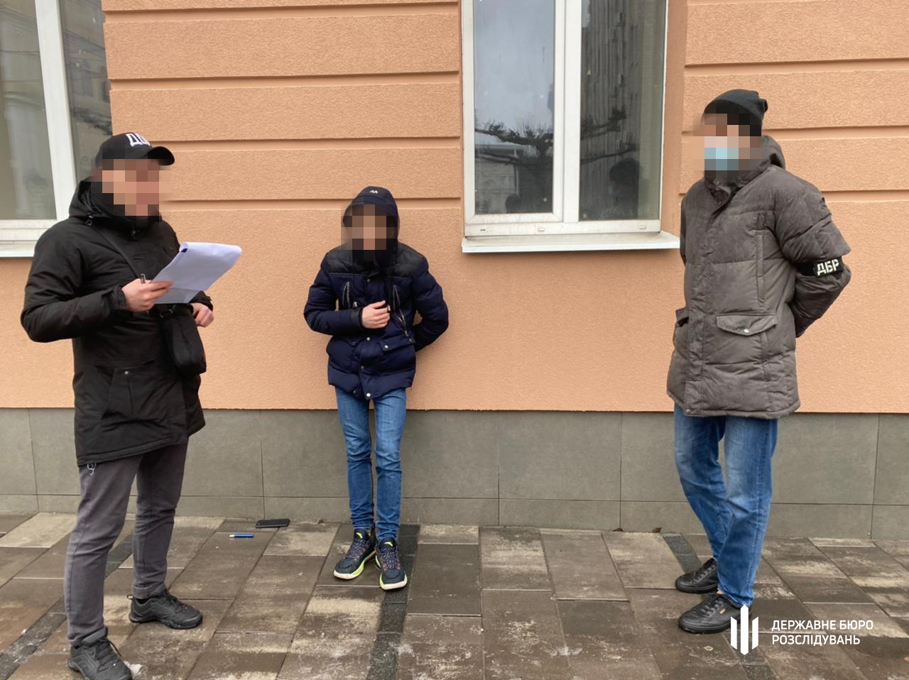 В Днепре следователь полиции попался на взятке