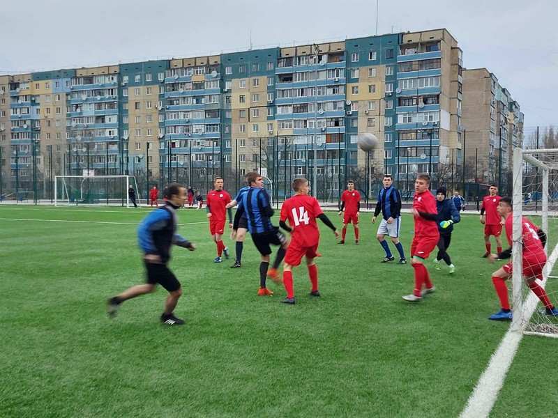В Каменском стартовал Кубок открытия сезона по футболу
