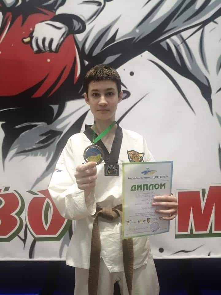 Каменские тхеквондисты стали призерами чемпионата Украины
