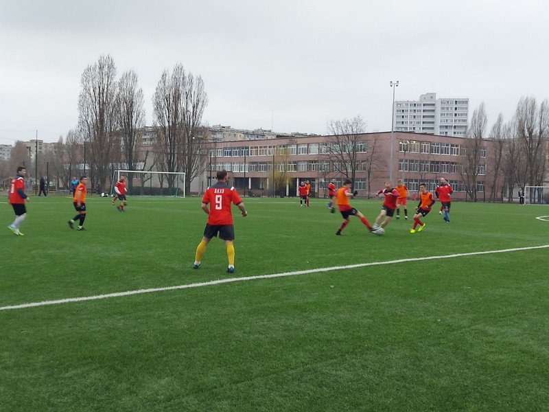 В Каменском стартовал Кубок открытия сезона по футболу