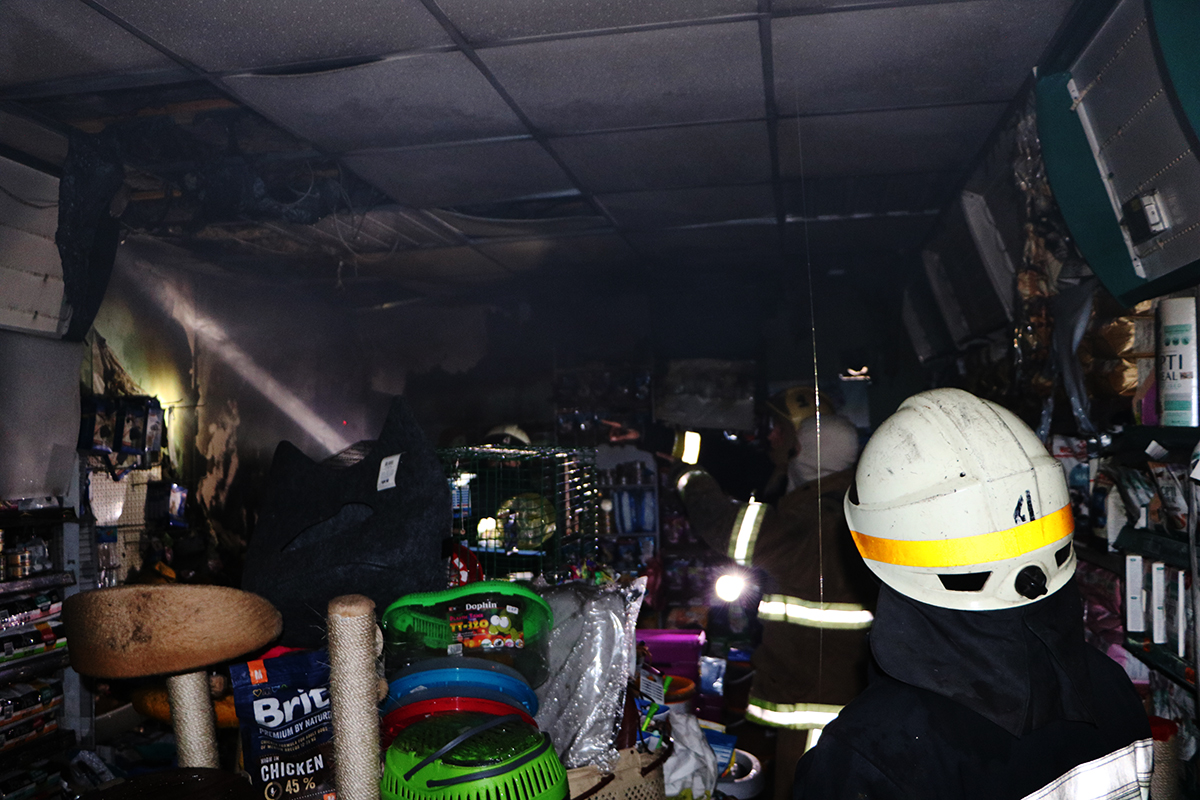 В Днепре горел зоомагазин