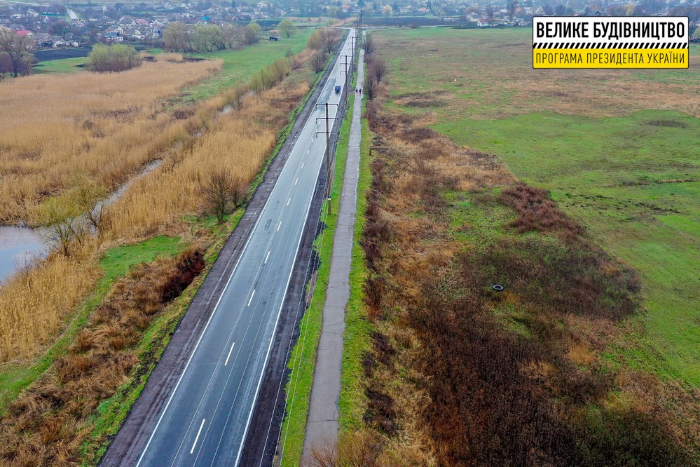 У Кам’янському виступив відомий український співак Петро Чорний (фото, відео)