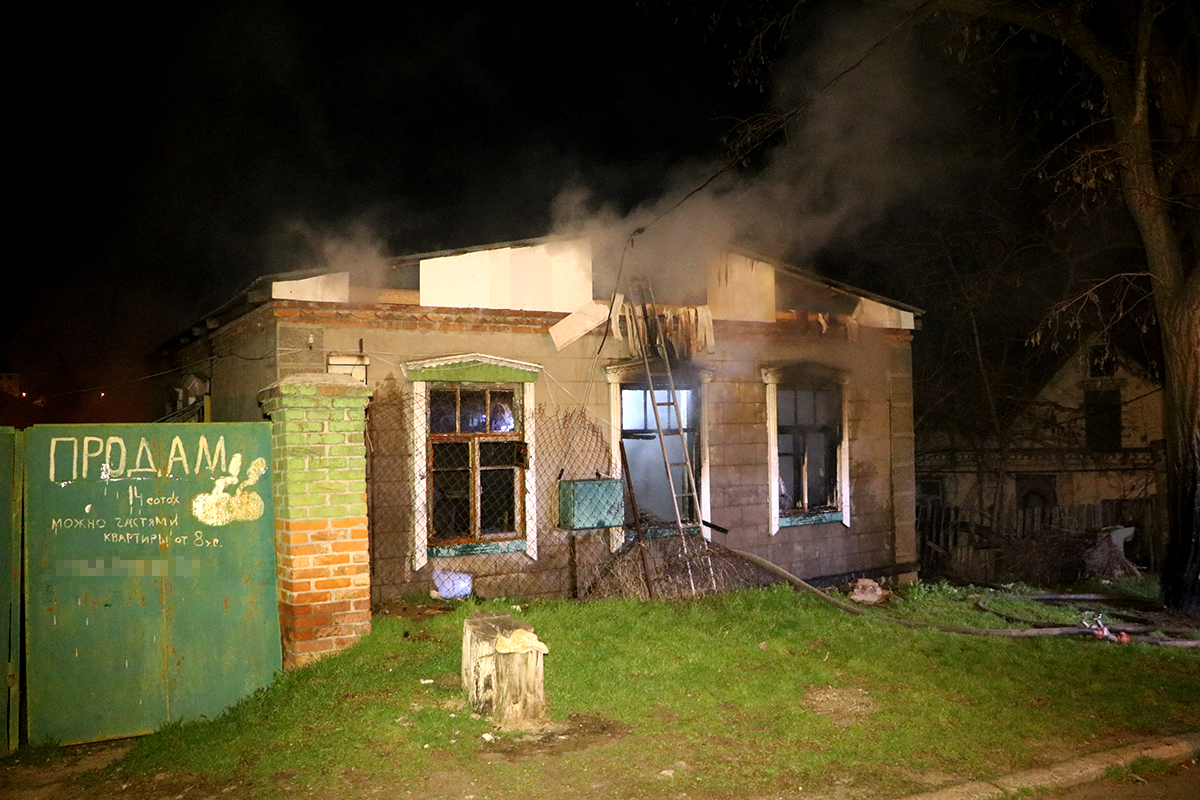 В Днепре при пожаре в доме погибли двое мужчин