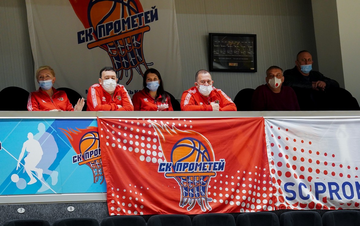 Каменской "Прометей" уверенно переиграл "Харьковских Соколов"