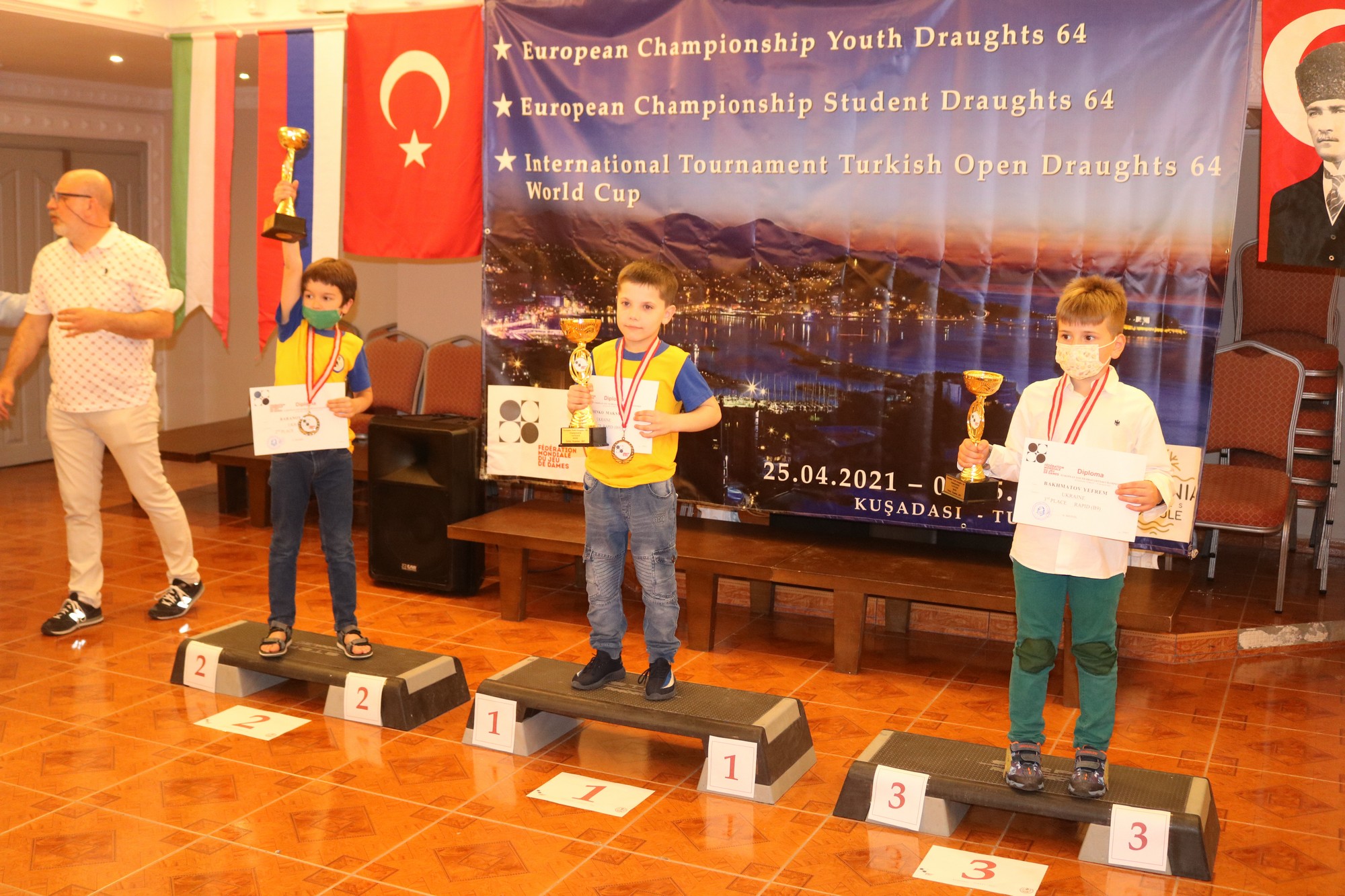 У Кам'янському провели міський чемпіонат з класичного жиму лежачи (фото)
