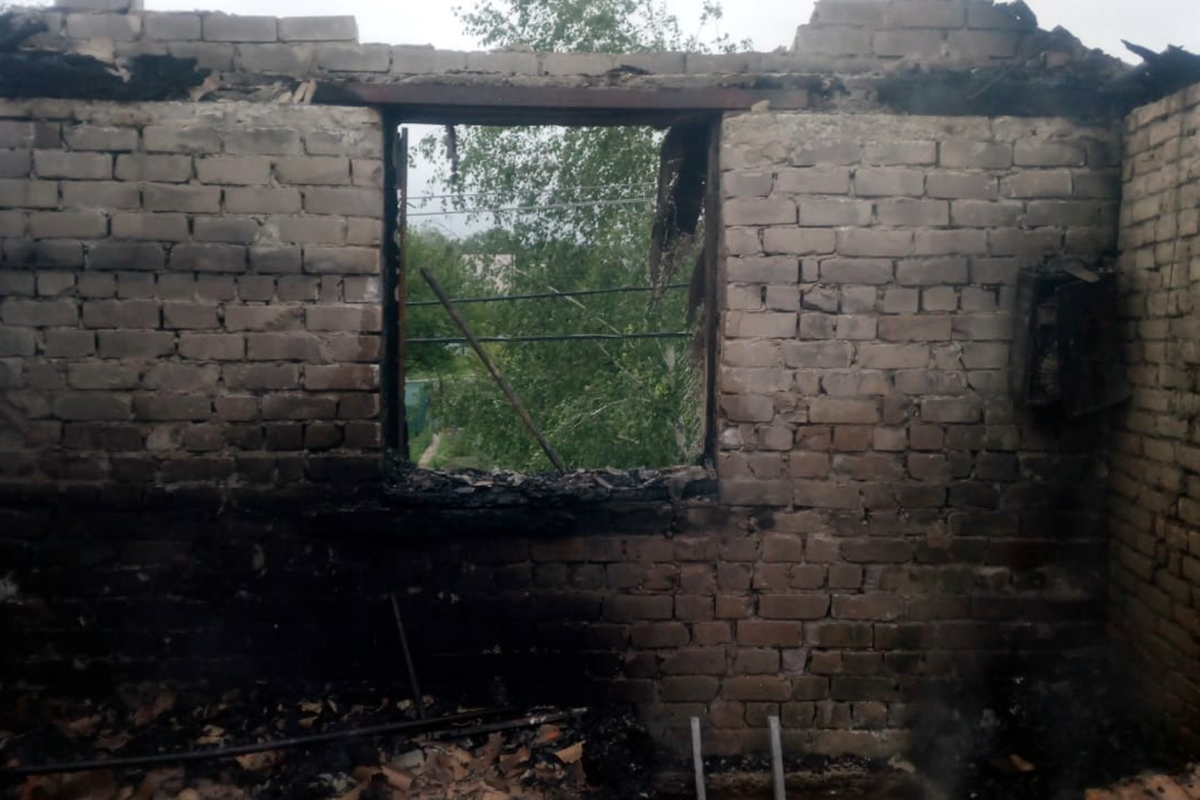 В Днепровском районе сгорел дачный дом