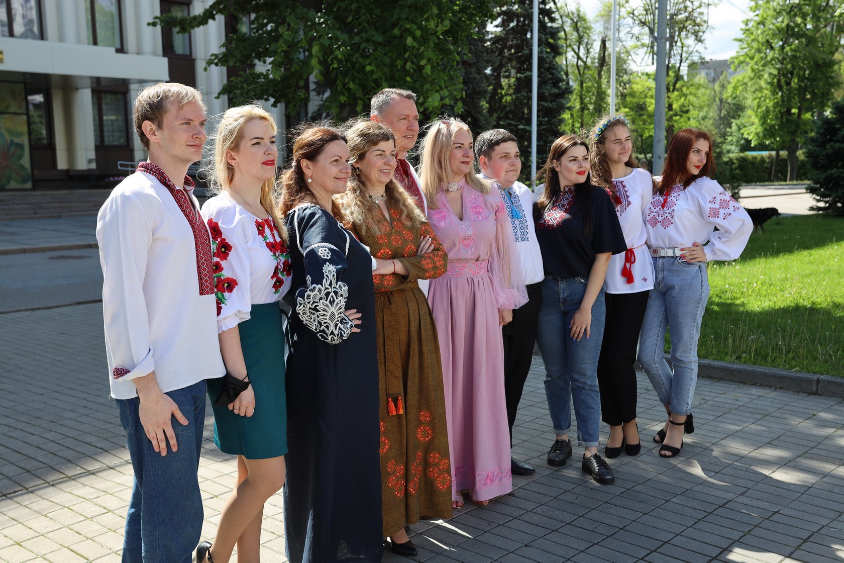 У Кам’янському дітям вручили рюкзаки та шкільне приладдя (відео)