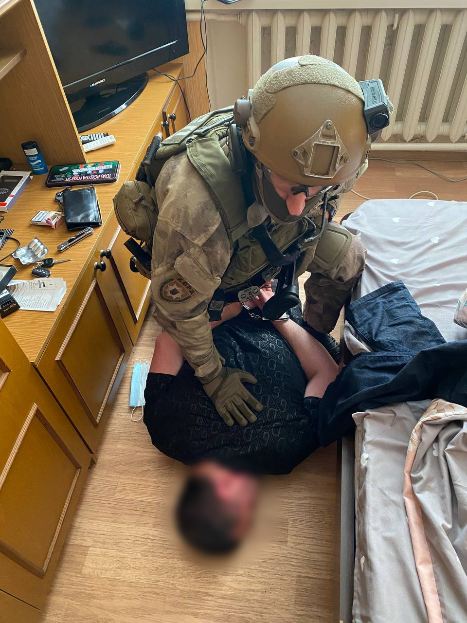 На Днепропетровщине сбывали оружие и взрывчатку из зоны ООС