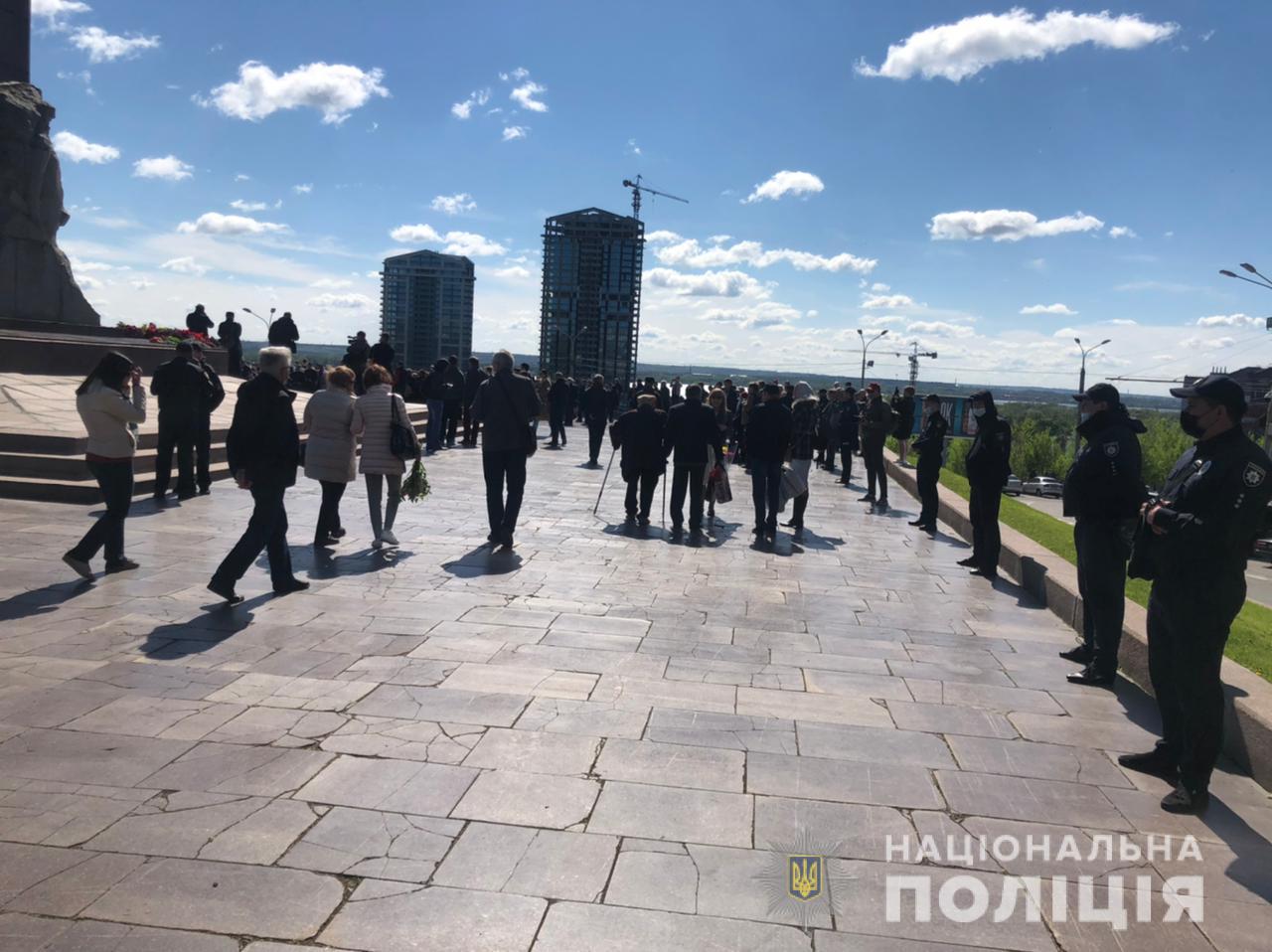 В Днепре на мужчину составили протокол из-за георгиевской ленты