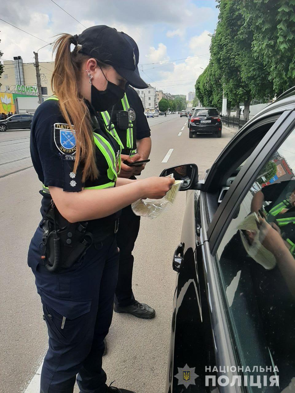 В Каменском за четыре дня выявили 275 нарушений ПДД