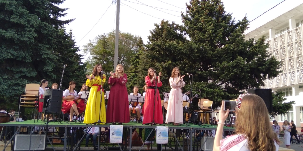 Праздник в центре Каменского 