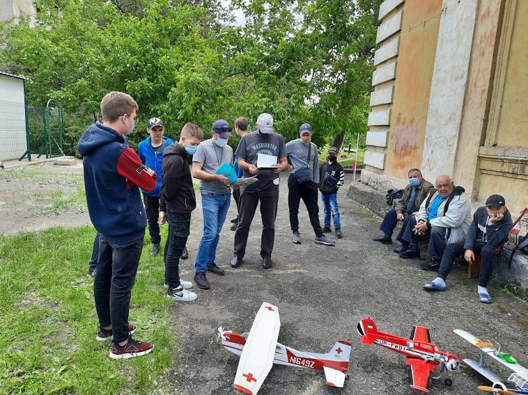 В Каменском прошли областные соревнования по авиамодельному спорту 