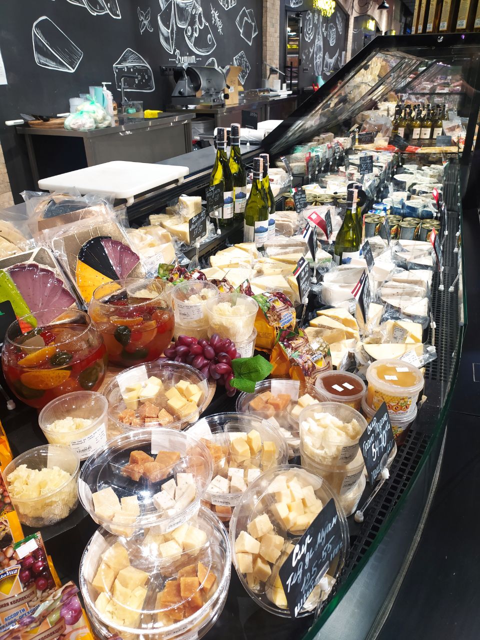 Сырный мир: в Dmart более 500 видов сыра