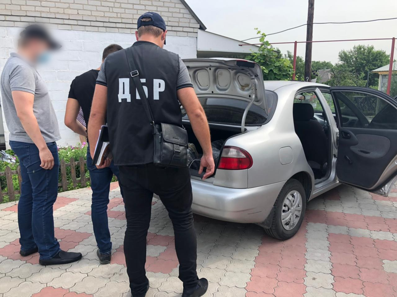 В Днепре сотрудника СИЗО будут судить за наркосбыт