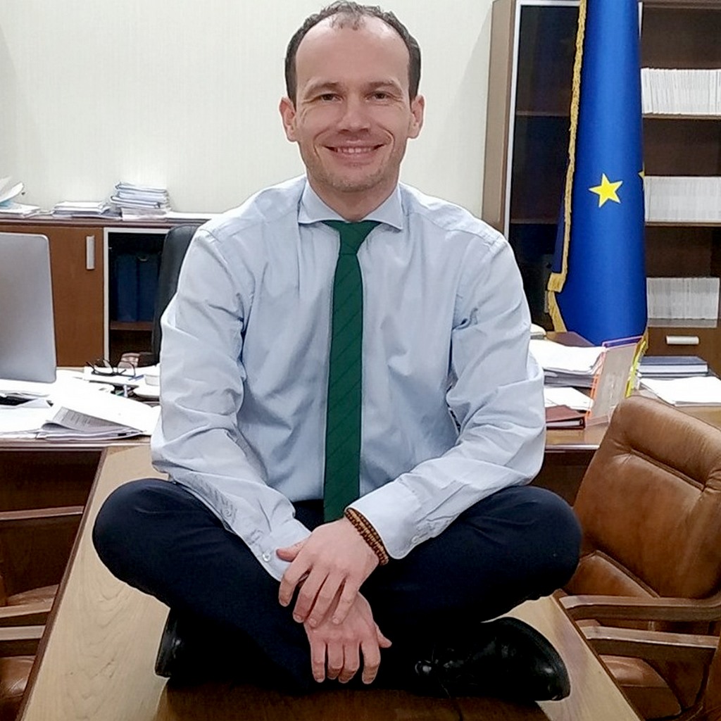 Юрлица Каменского пытаются сдать документы о бенефициарах (доходит до драки)