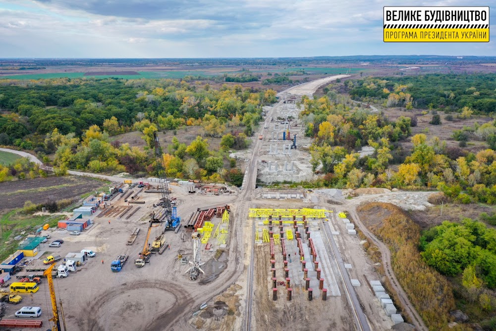 На Днепропетровщине строят уникальную для Украины эстакаду