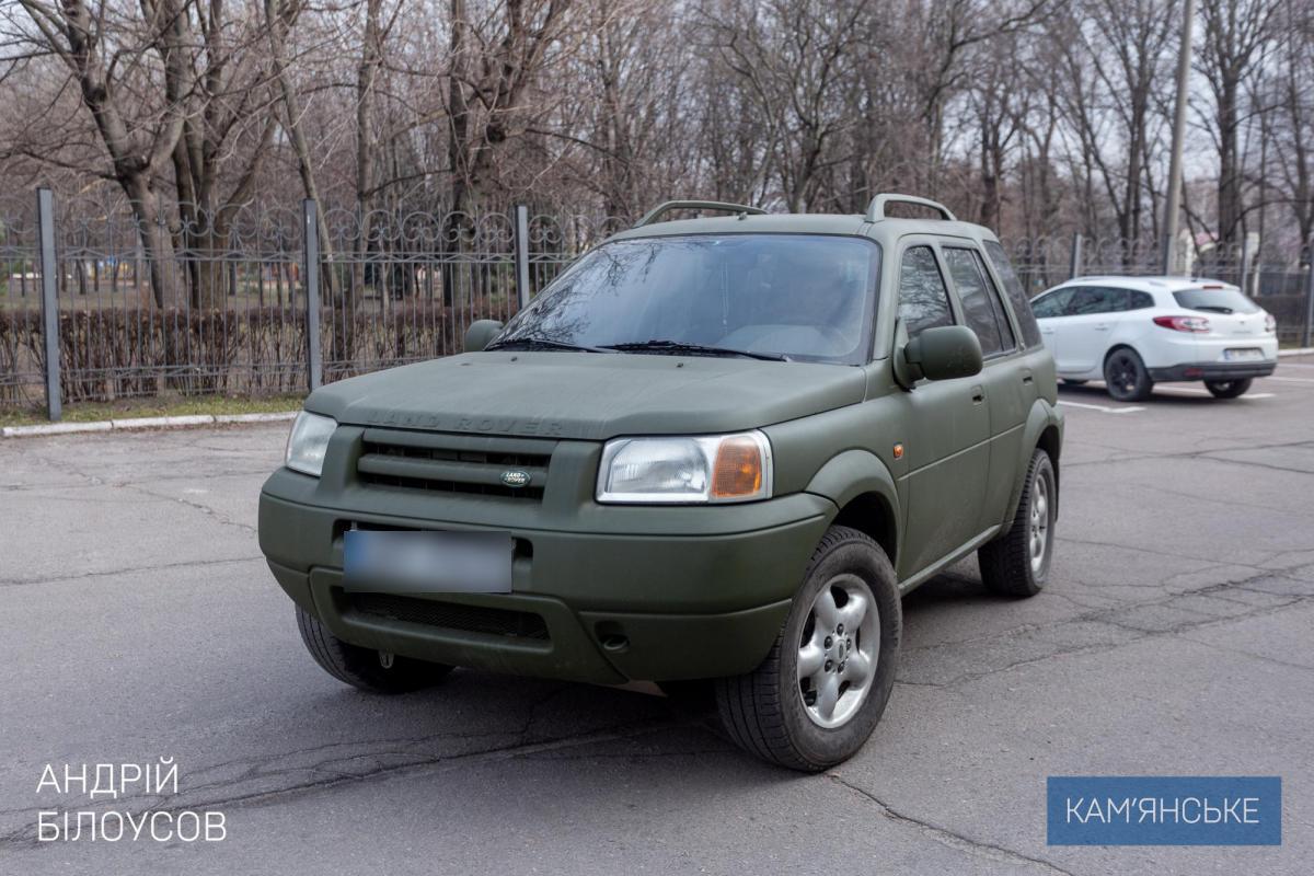 У Кам'янському силам ППО передали автомобіль (відео)