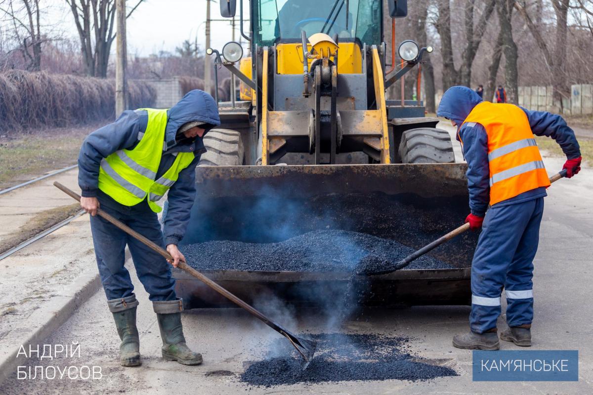 У Кам'янському взялися за весняне прибирання міста (відео)