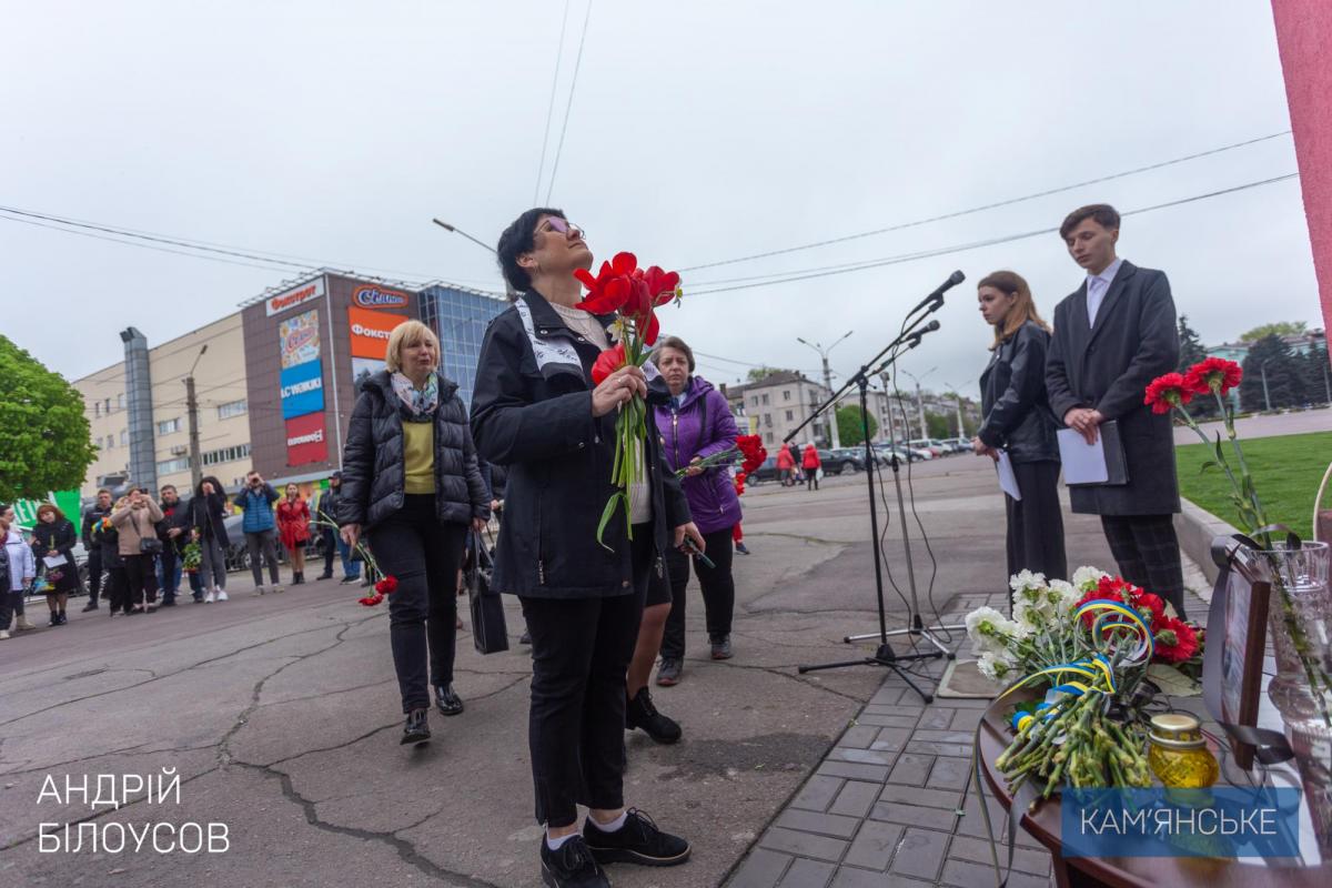 У Кам'янському відкрили меморіальну дошку на честь Анатолія Колєснікова (відео)