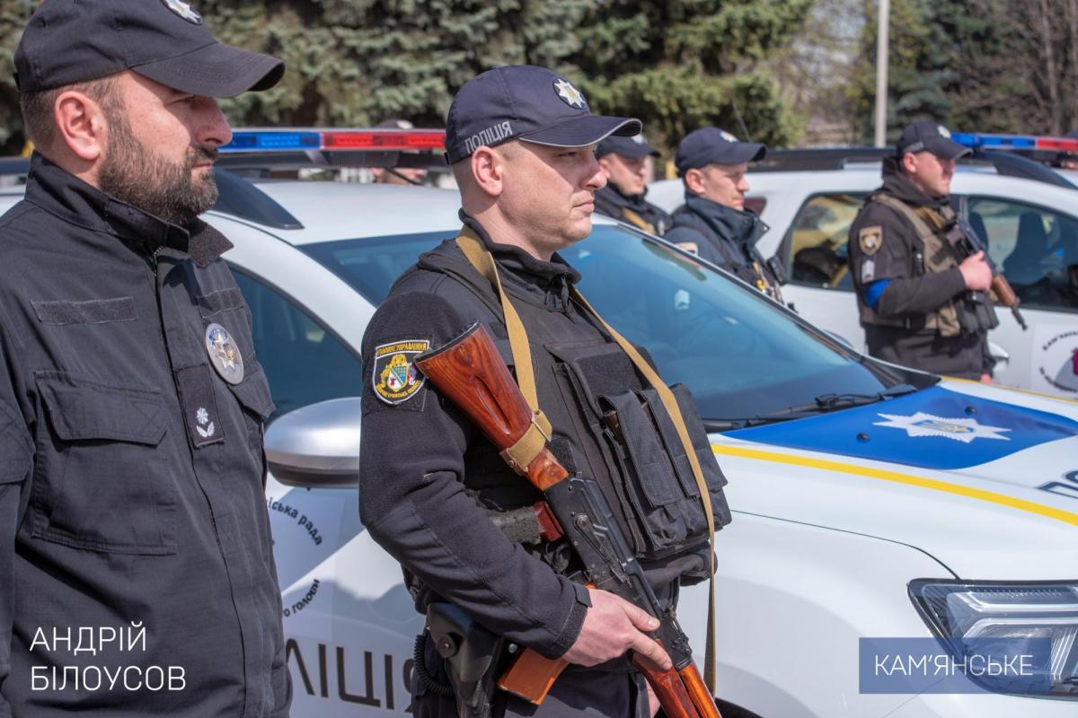 Поліцейським Кам'янського передали два нові автомобілі (відео)