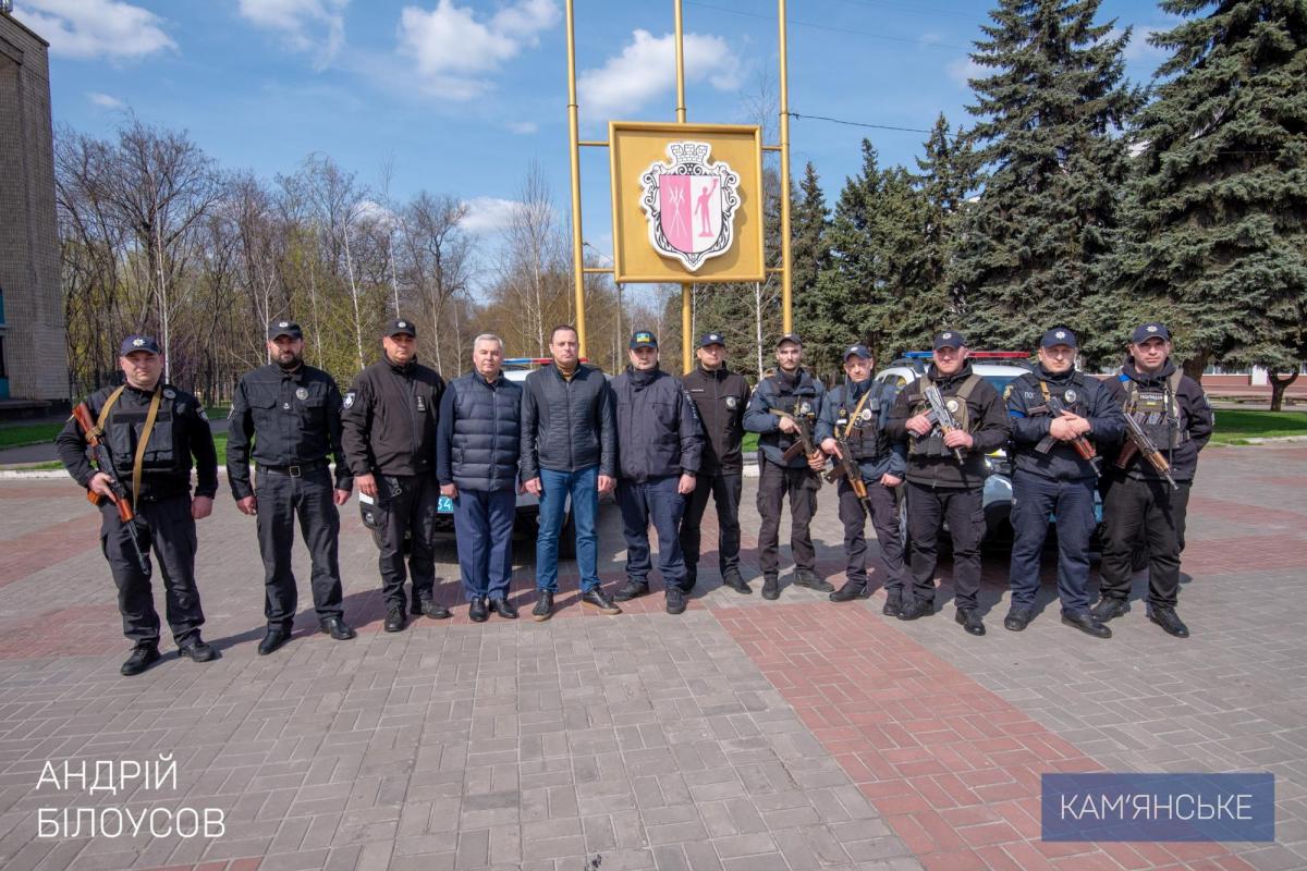Поліцейським Кам'янського передали два нові автомобілі (відео)