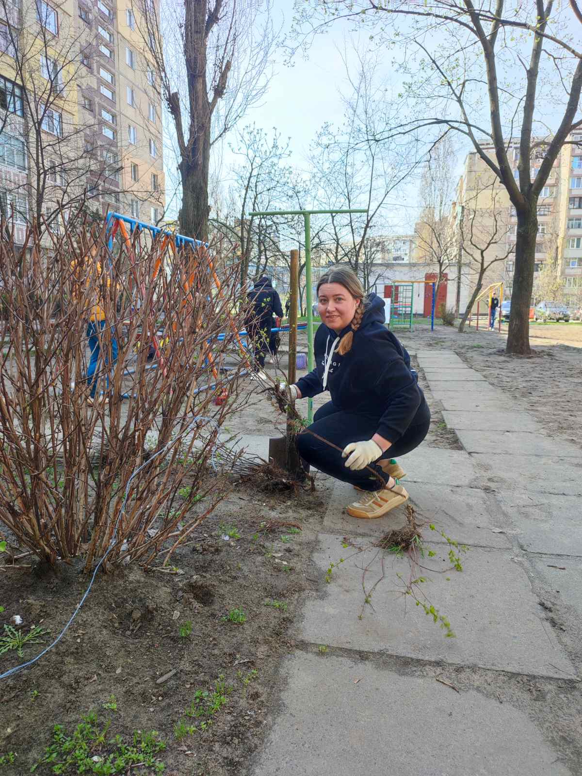 Мешканці Кам'янського активно долучаються до благоустрою