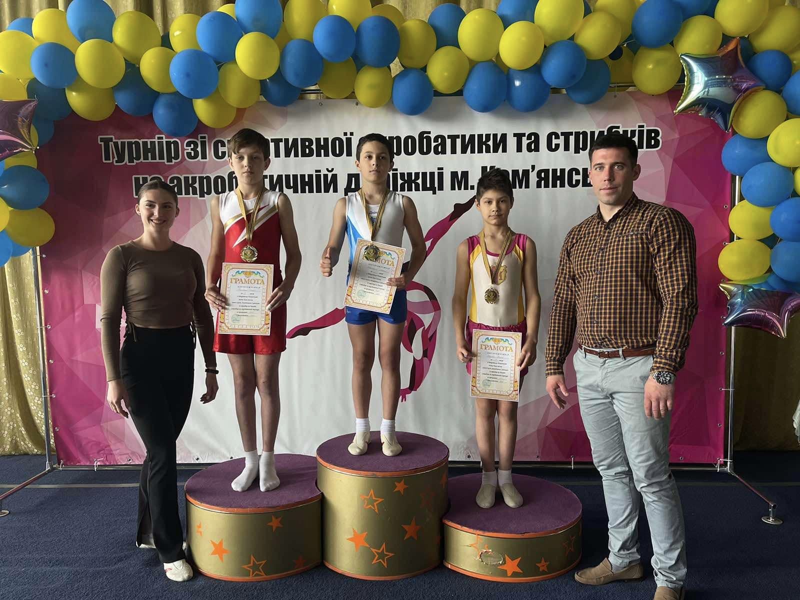 У Кам'янському відбувся міський чемпіонат зі стрибків на акробатичній доріжці