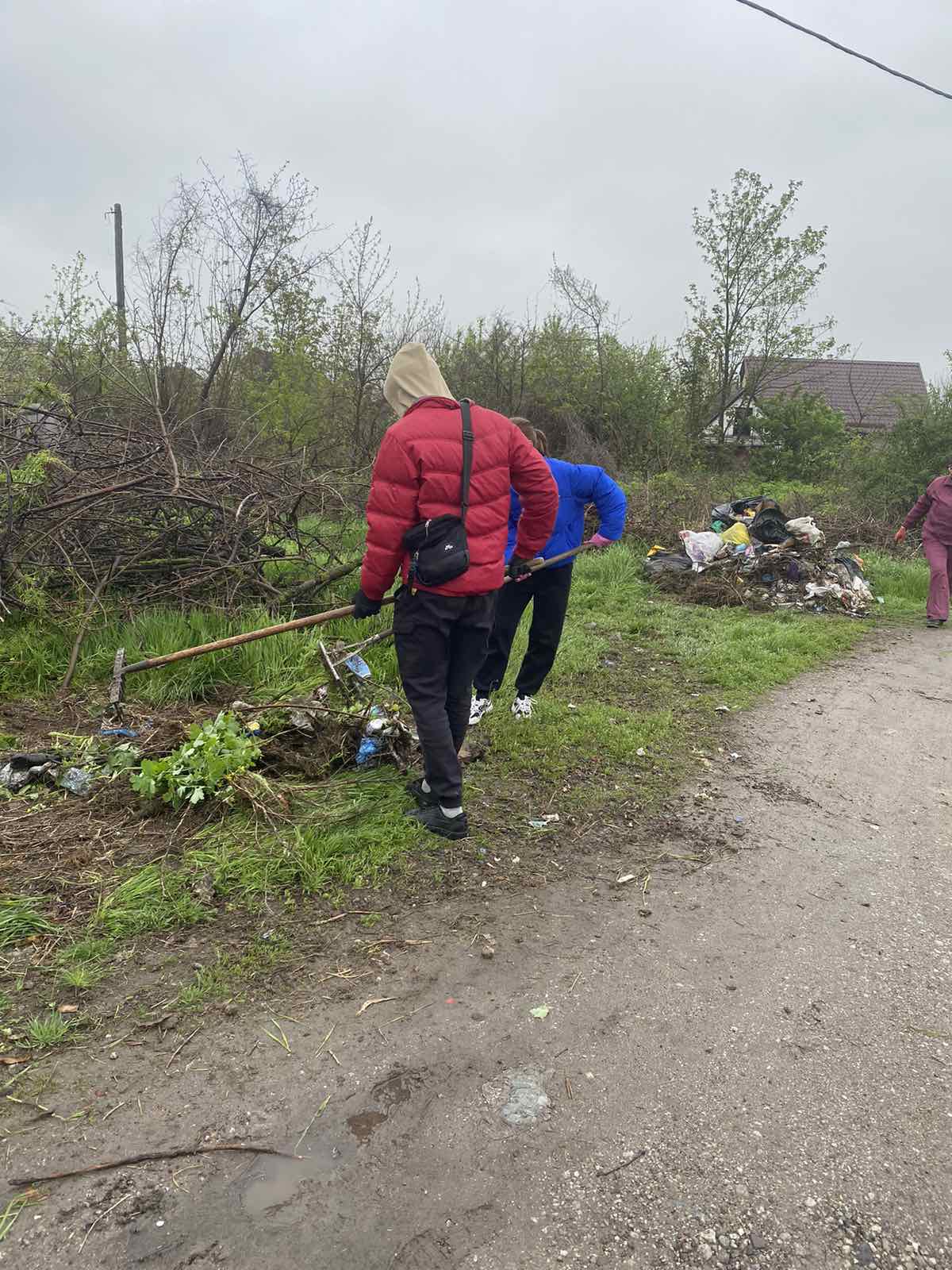 Небайдужі мешканці Кам'янського активно займаються благоустроєм 