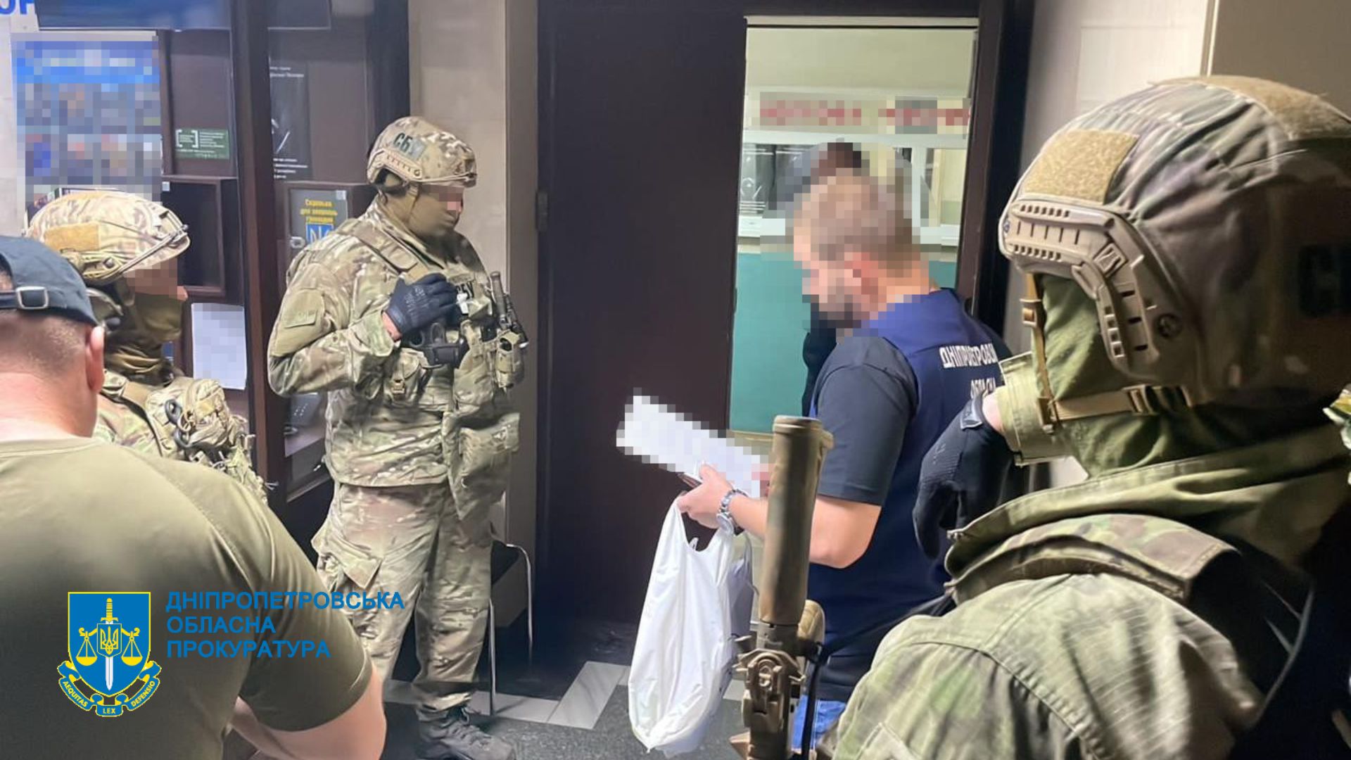 У Дніпрі поліцейські «кришували» наркобізнес (подробиці)