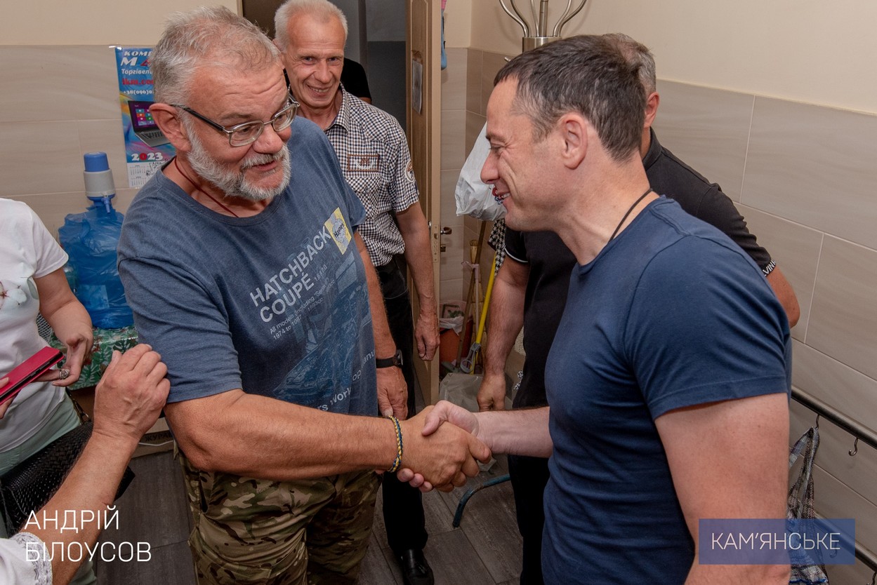 Мер Кам'янського та благодійники міста допомагають війську