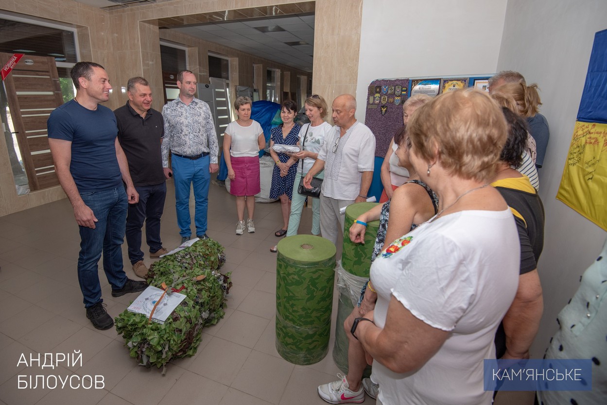 Мер Кам'янського та благодійники міста допомагають війську
