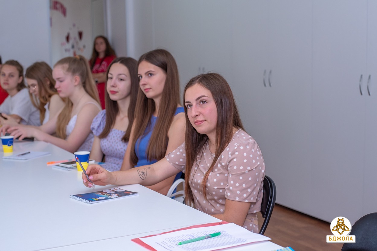 У Кам'янському молодь навчають протидіяти інформаційним атакам