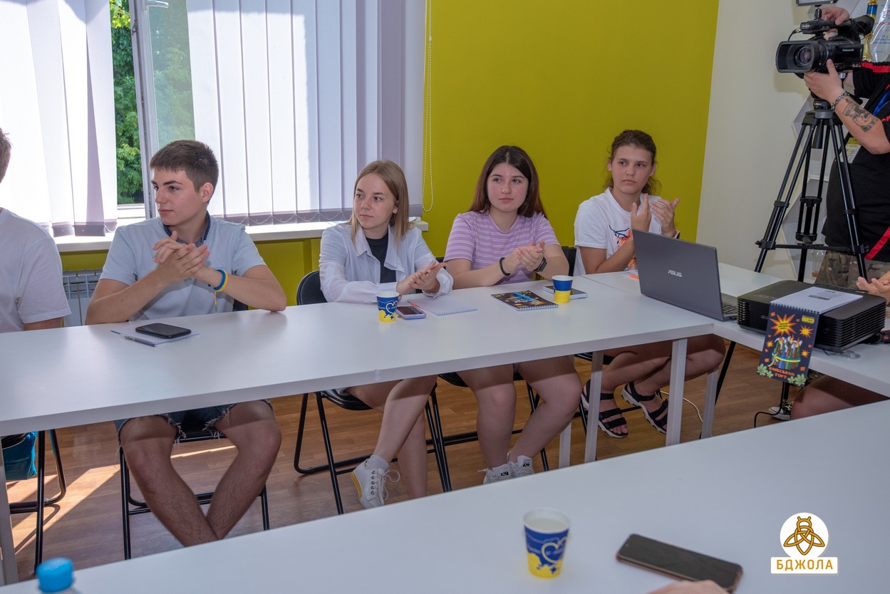 У Кам'янському молодь навчають протидіяти інформаційним атакам