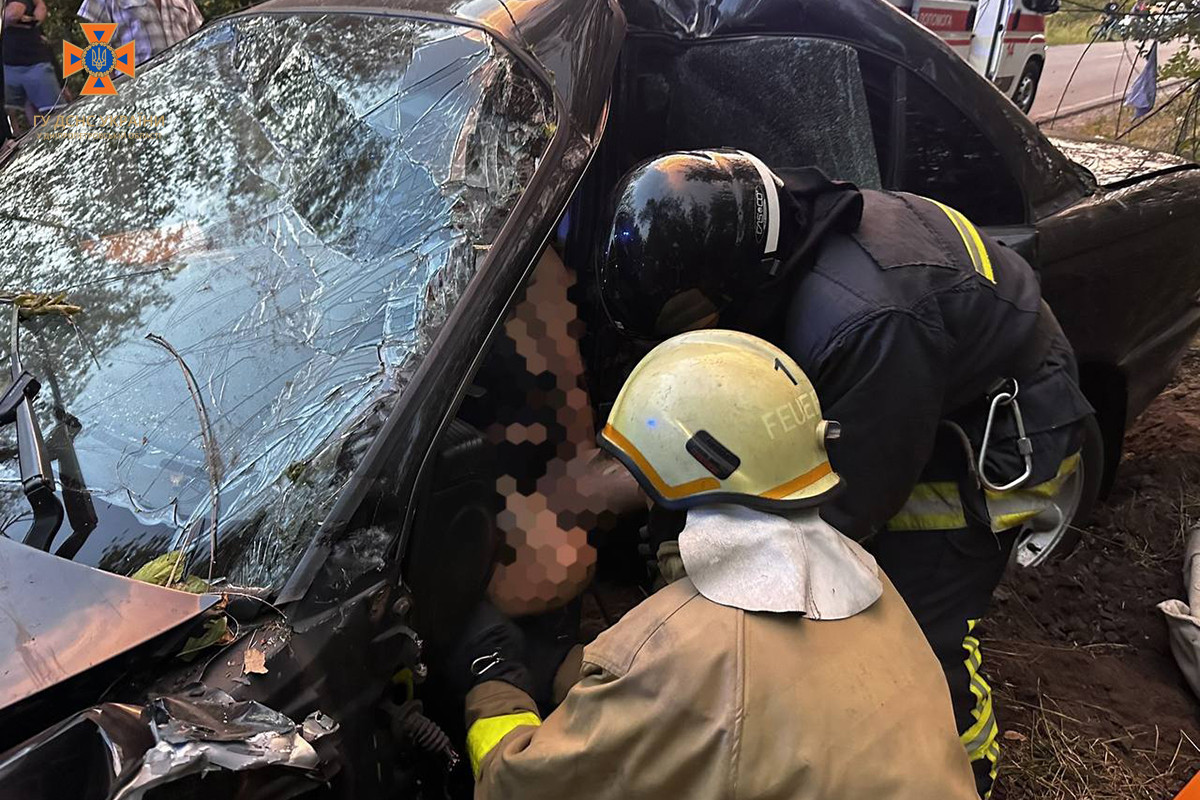 ДТП біля Кам'янського: постраждав водій