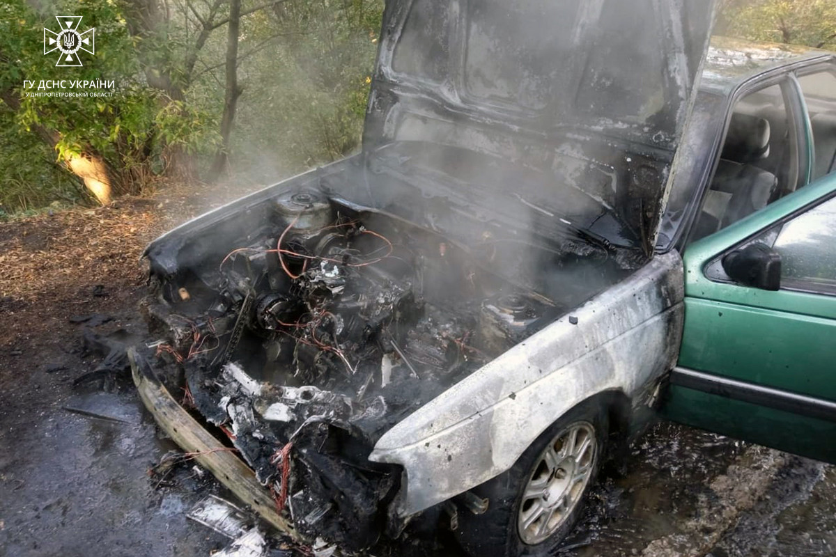 У Кам'янському під час руху зайнялося авто