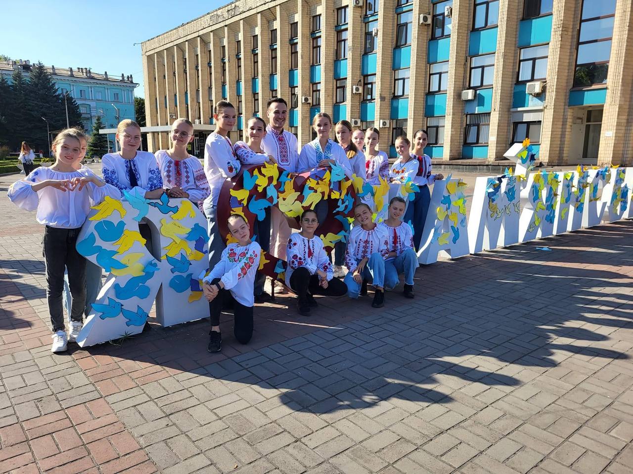 У Кам'янському провели флешмоб до Міжнародного дня миру