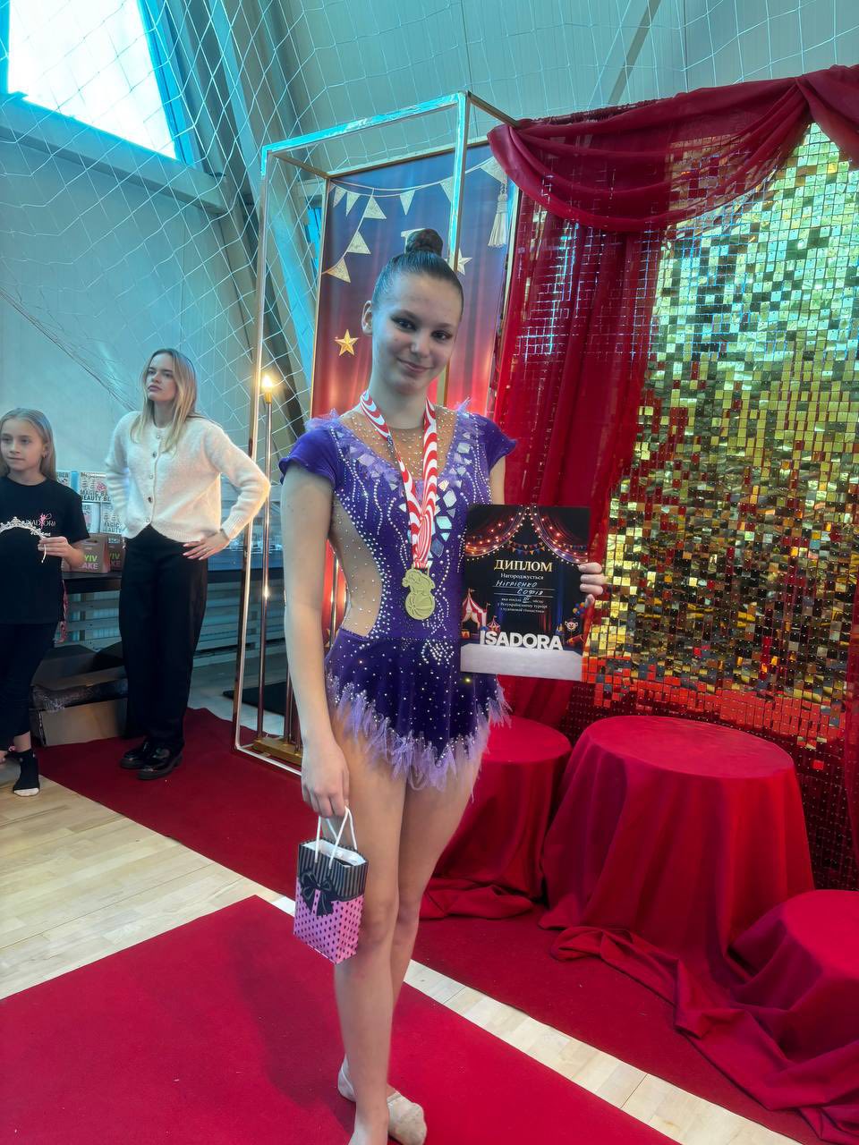 Гімнастки Кам’янського здобули низку нагород на всеукраїнському турнірі "Isadora Cup" 7 8 bereznya kamyanske gimnastky 11